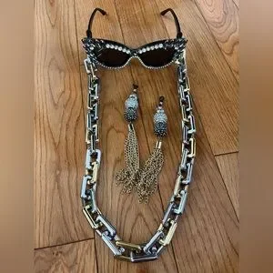 Meghan LA | Accessories | Meghan Fabulous Meghan La Famewhre  display picture 1